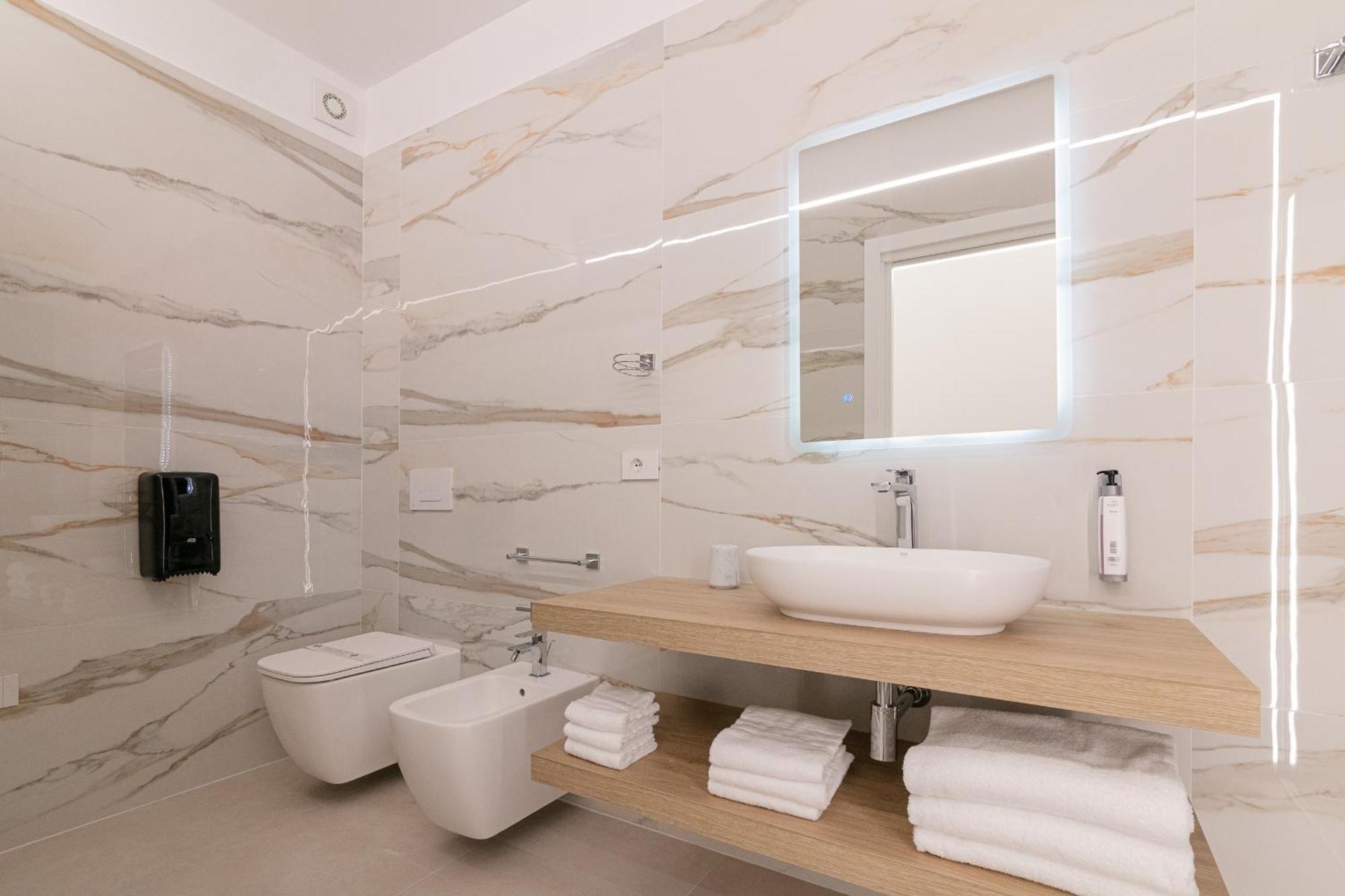 King'S Rooms Термоли Экстерьер фото